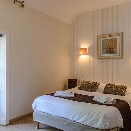 Le Vieux Moulin Hotell Hédé Eksteriør bilde
