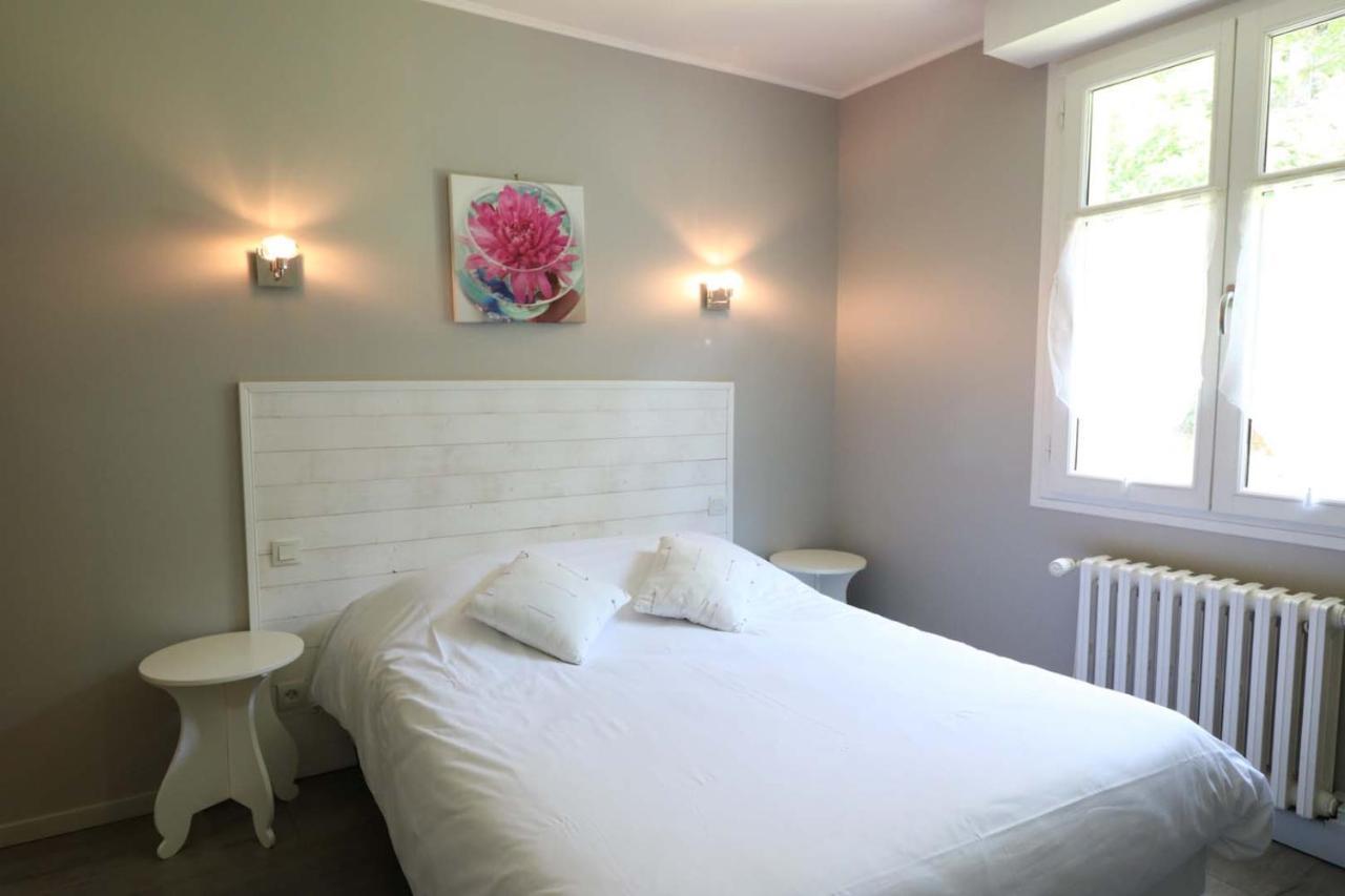 Le Vieux Moulin Hotell Hédé Eksteriør bilde
