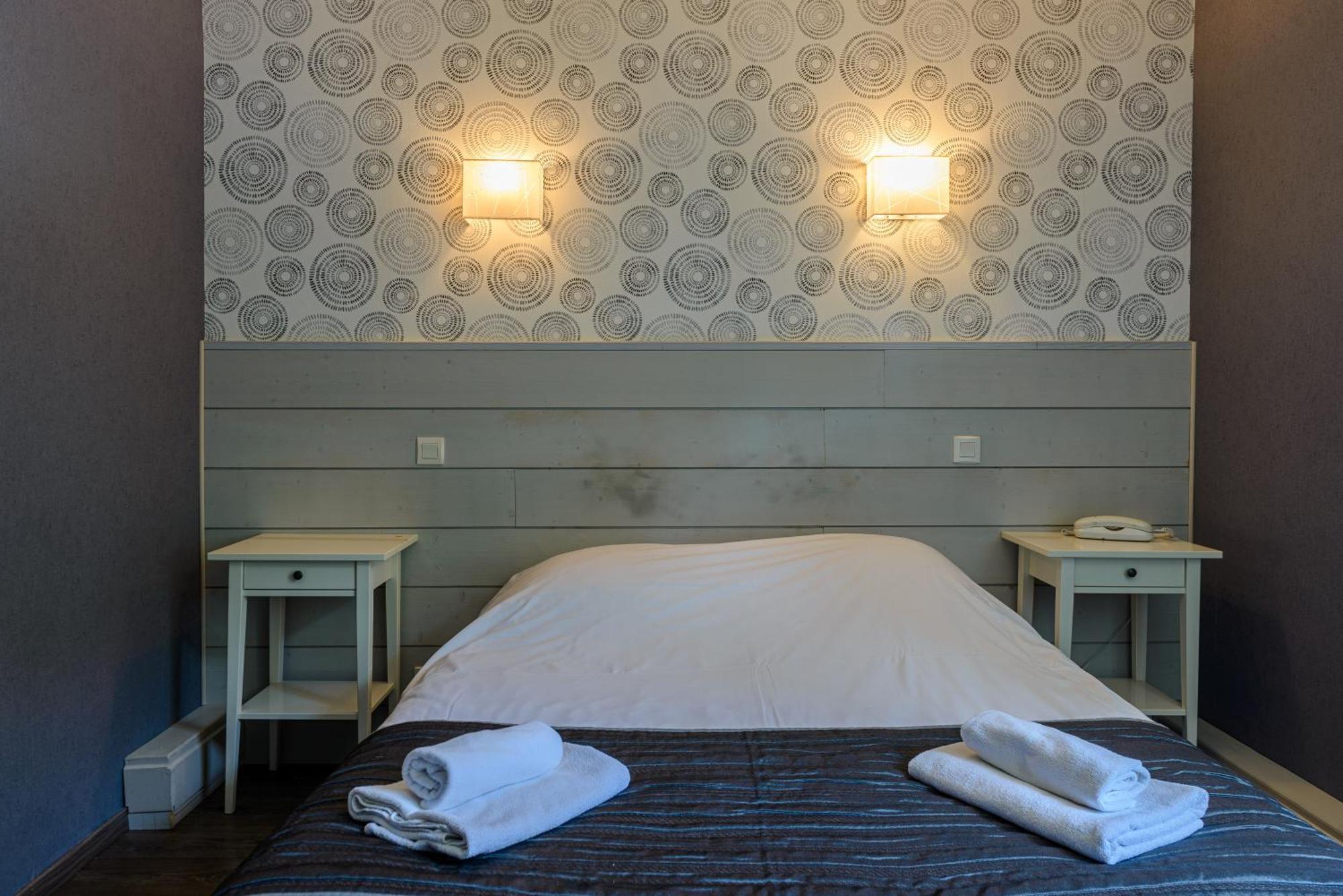 Le Vieux Moulin Hotell Hédé Eksteriør bilde